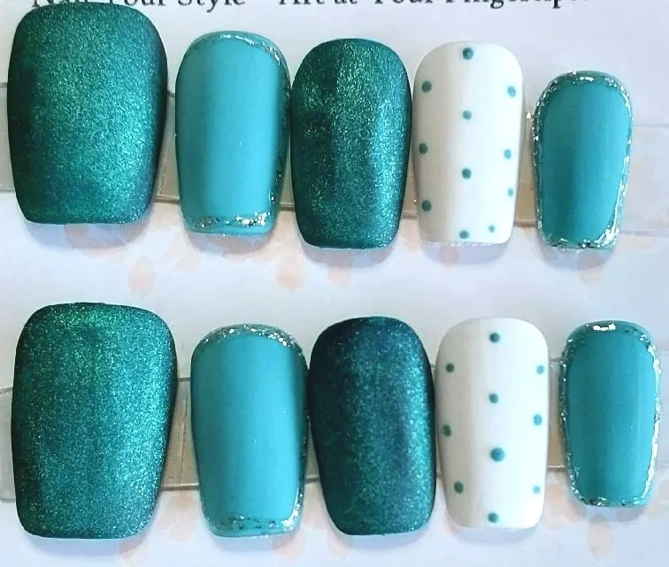 CC-514M   Shades of Teal Nails