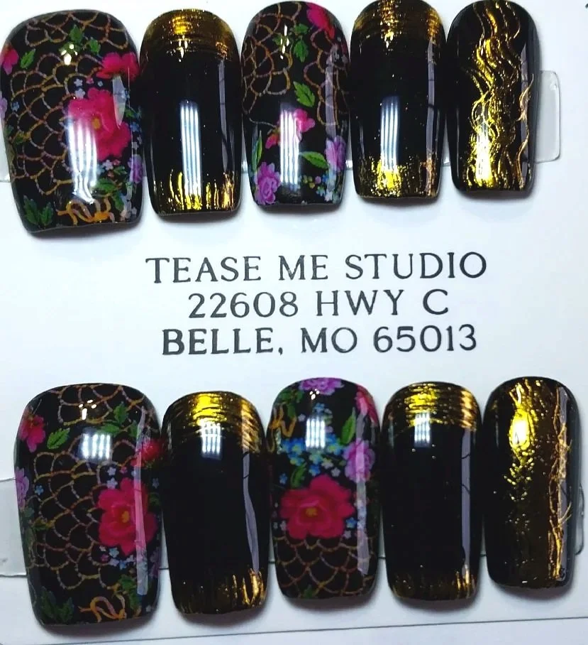 TMS-2054M  Gold and Black Floral Nails