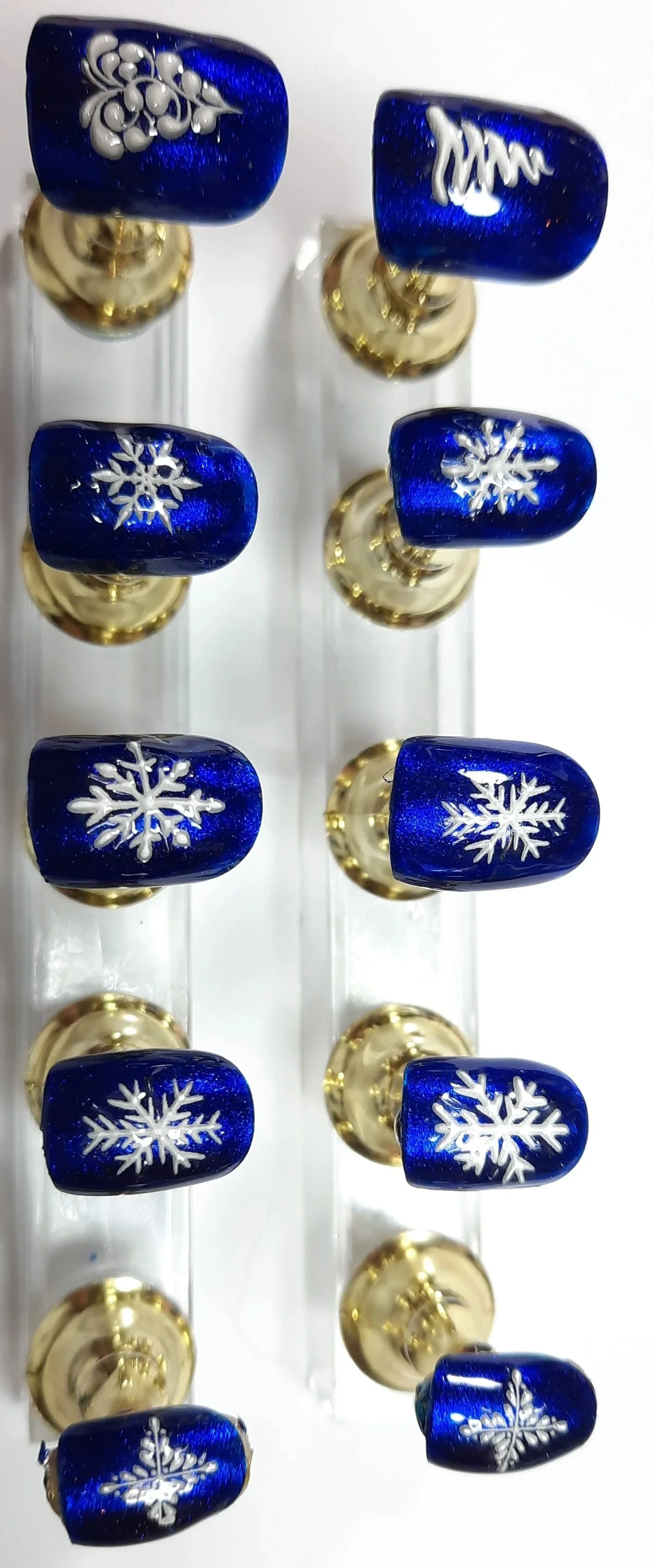 winterbluetrees.jpg