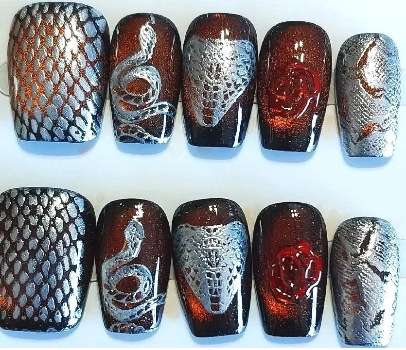 TMS-2243  Snake Cat Eye Nail Set