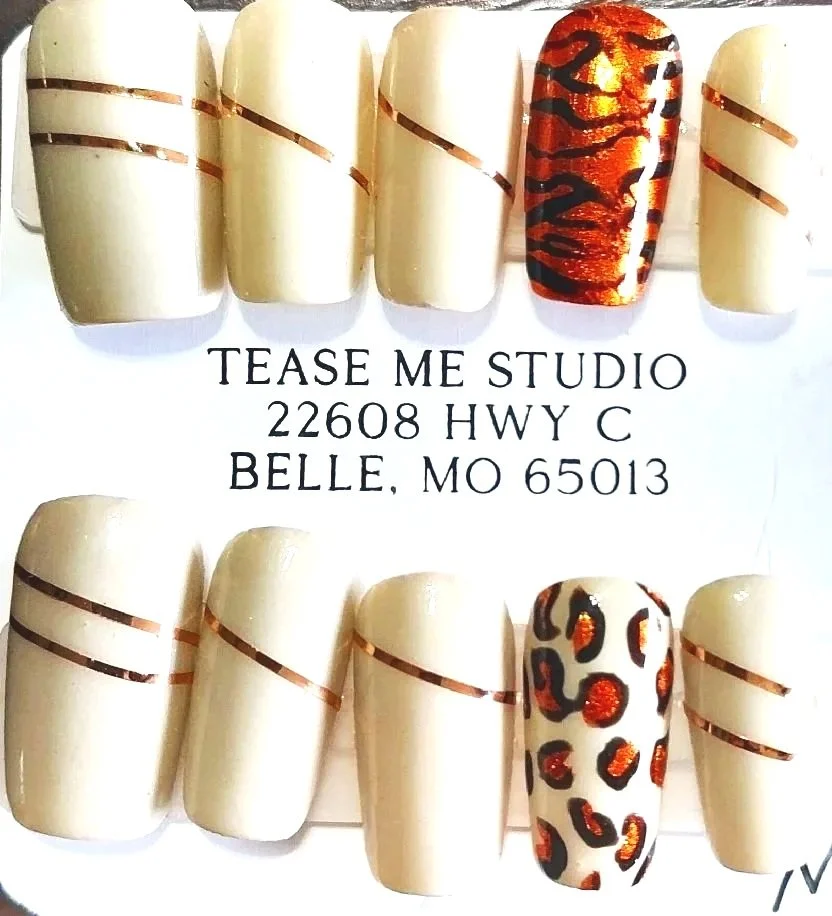 TMS-2319  Animal Print Nail Set