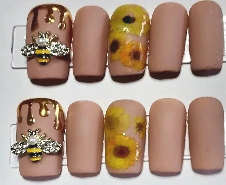 Bee Nails