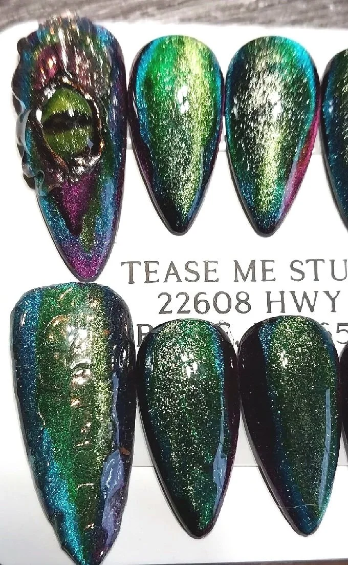 TMS-2163  Dragon Eye Nails