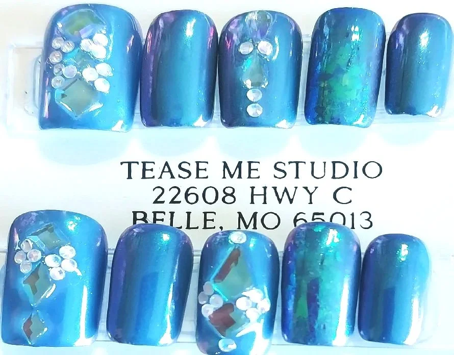 TMS-2317  Blue Gem Nails