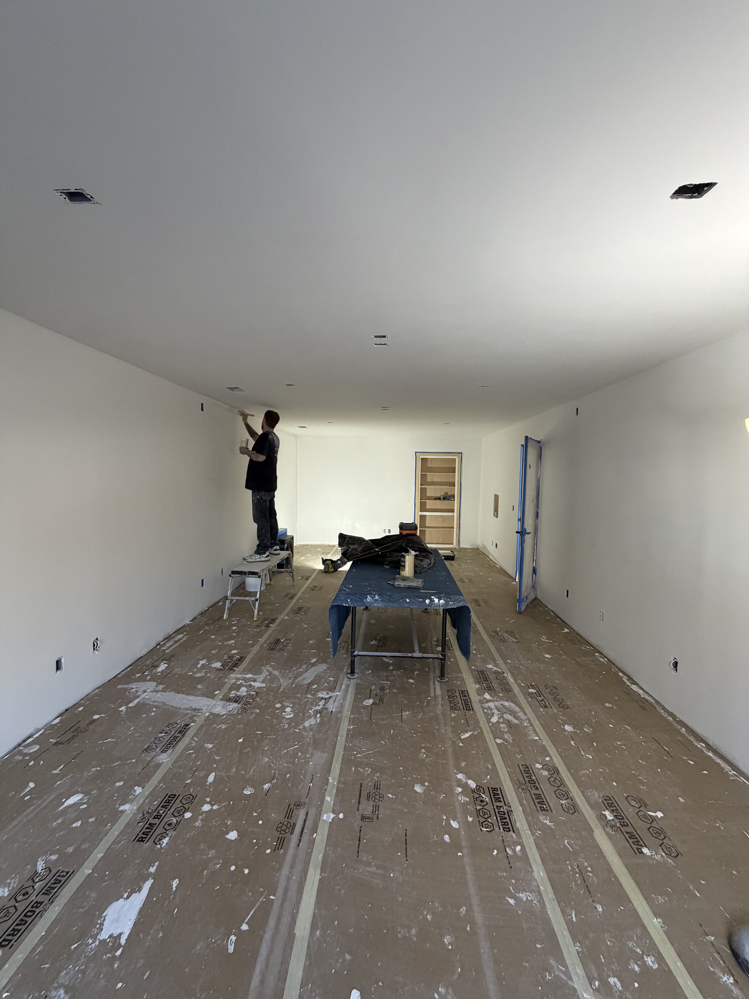 Professional Level 5 smooth wall drywall finish in a Nashville home remodel by Larry’s Drywall & Repair