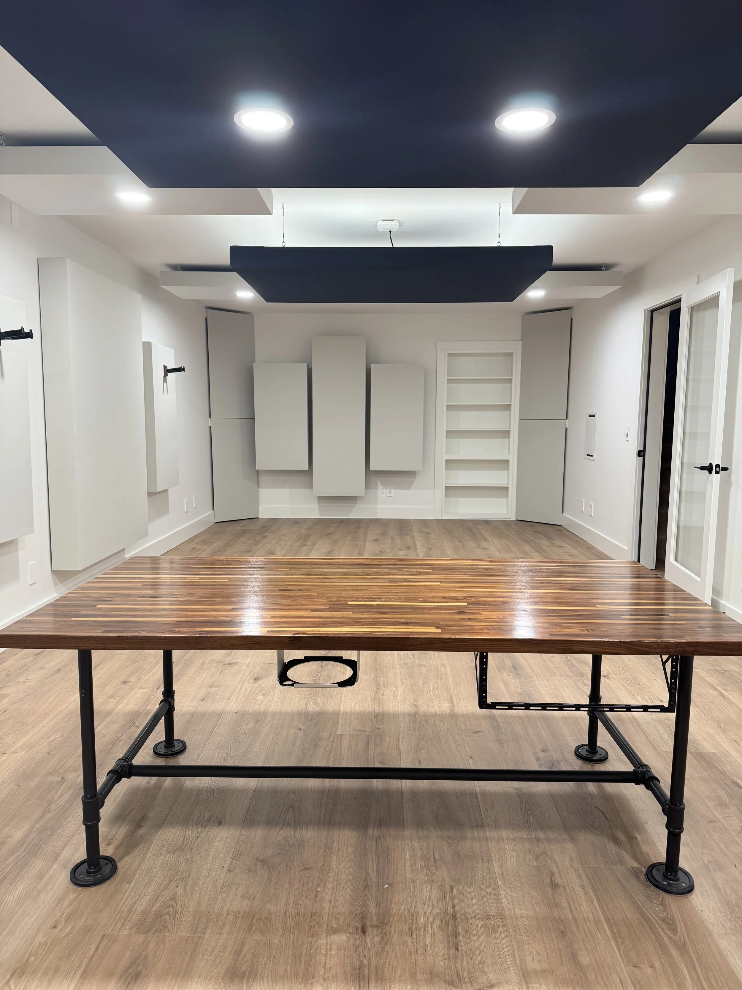 Custom_drywall_finishing_nashville_studio.jpeg