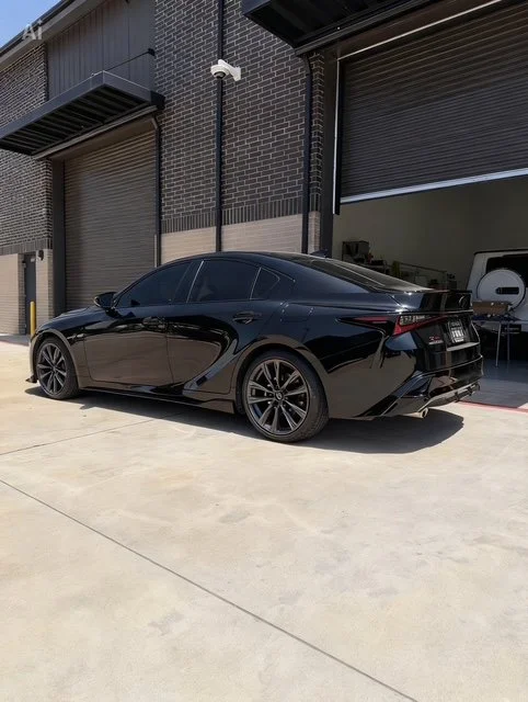 Lexus IS 350 got side skirts installed