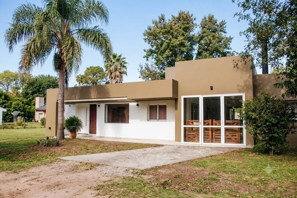 Casa  frente al golf en Country Los Molinos