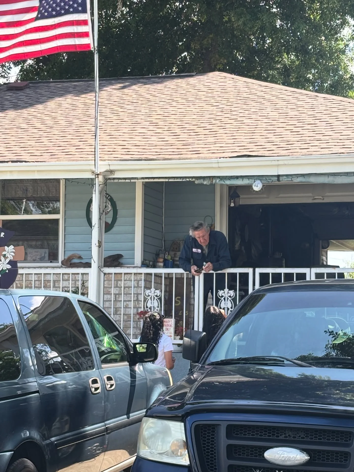 A lot of campaign work happens behind the scenes: long days, quiet effort, and knocking on doors when no one&rsquo;s watching. Now the results are starting to show. Thank you, District 5, for the continued support. It truly means everything!

Un gran