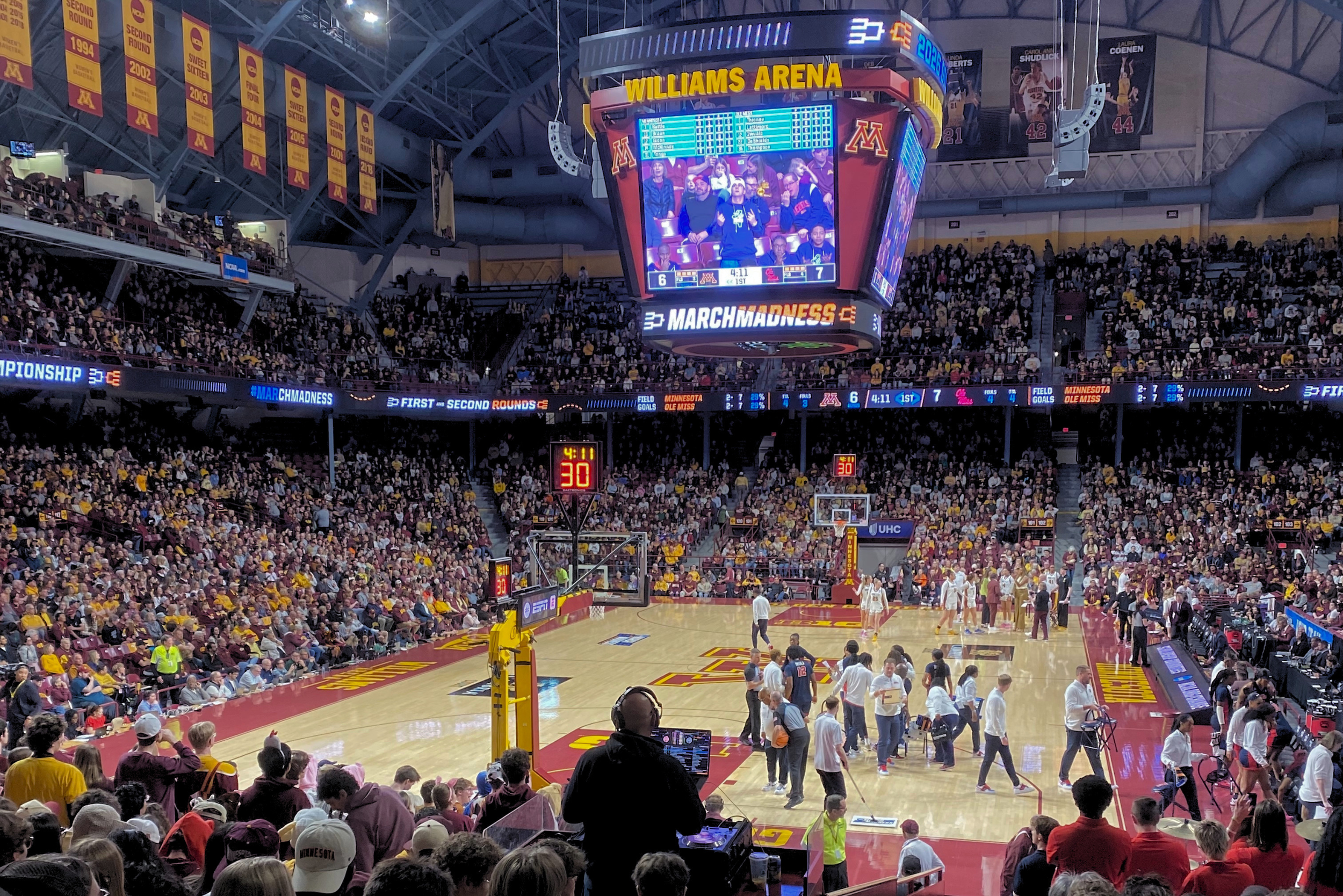 Why the Gophers-Tommies Series is a Win for Local Basketball
