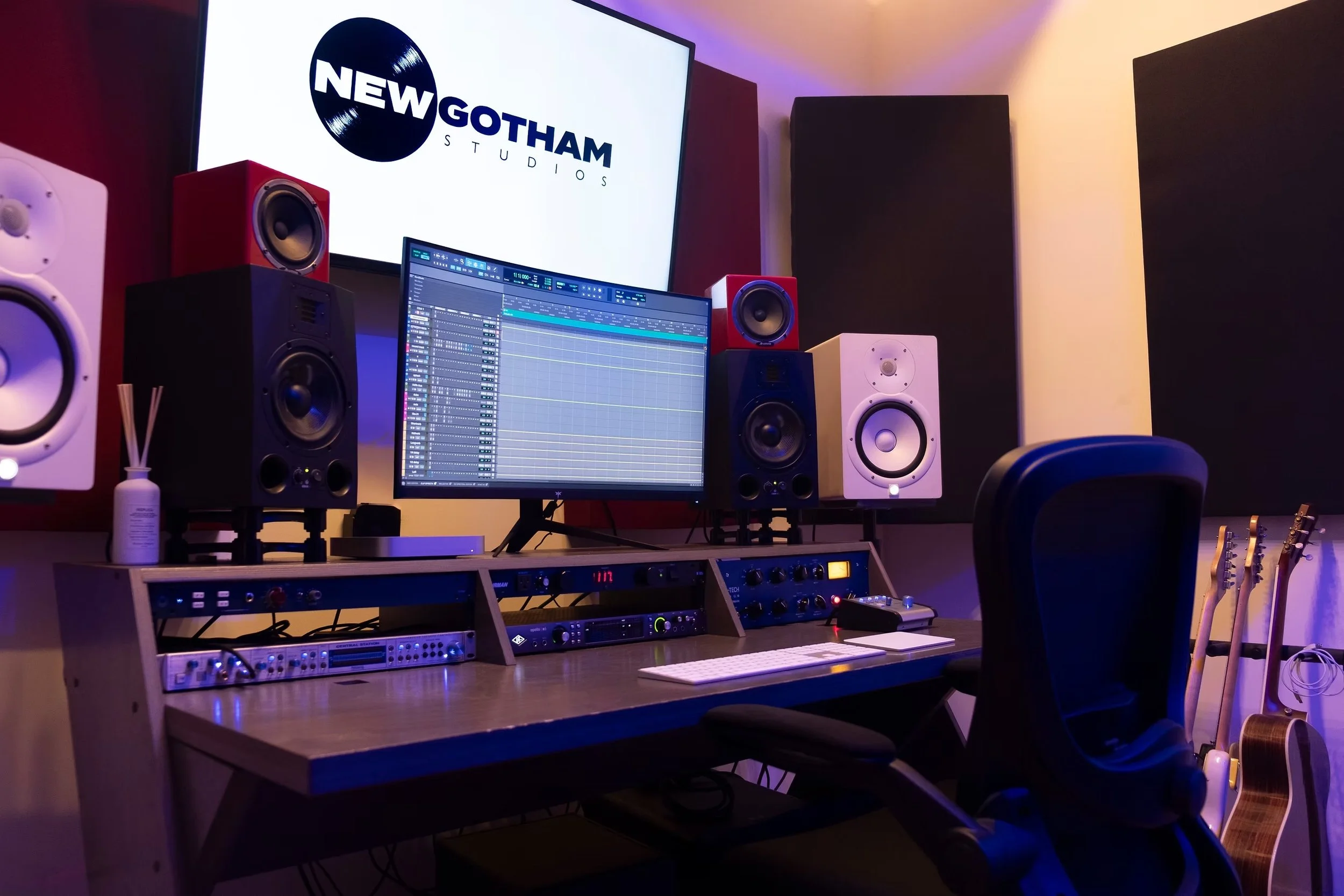 Manhattan Location: New Gotham Studios Chelsea Room
