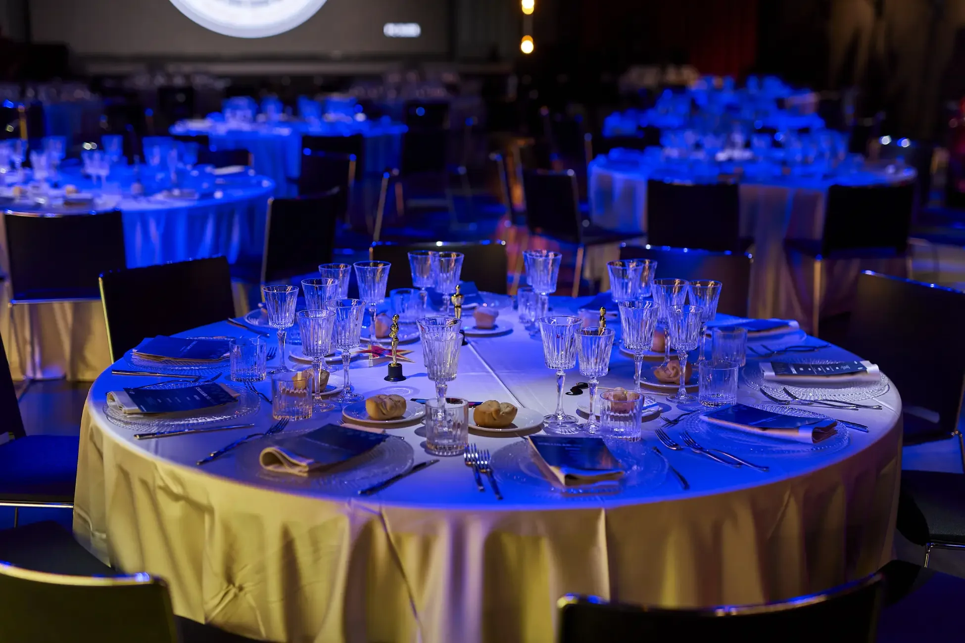 Dettagli-tavolo-evento-aziendale.webp