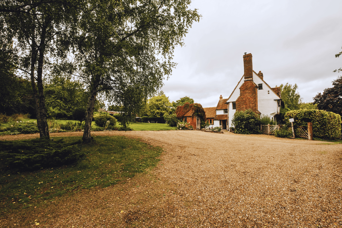 Character farmhouse surrounded by Kent countryside.