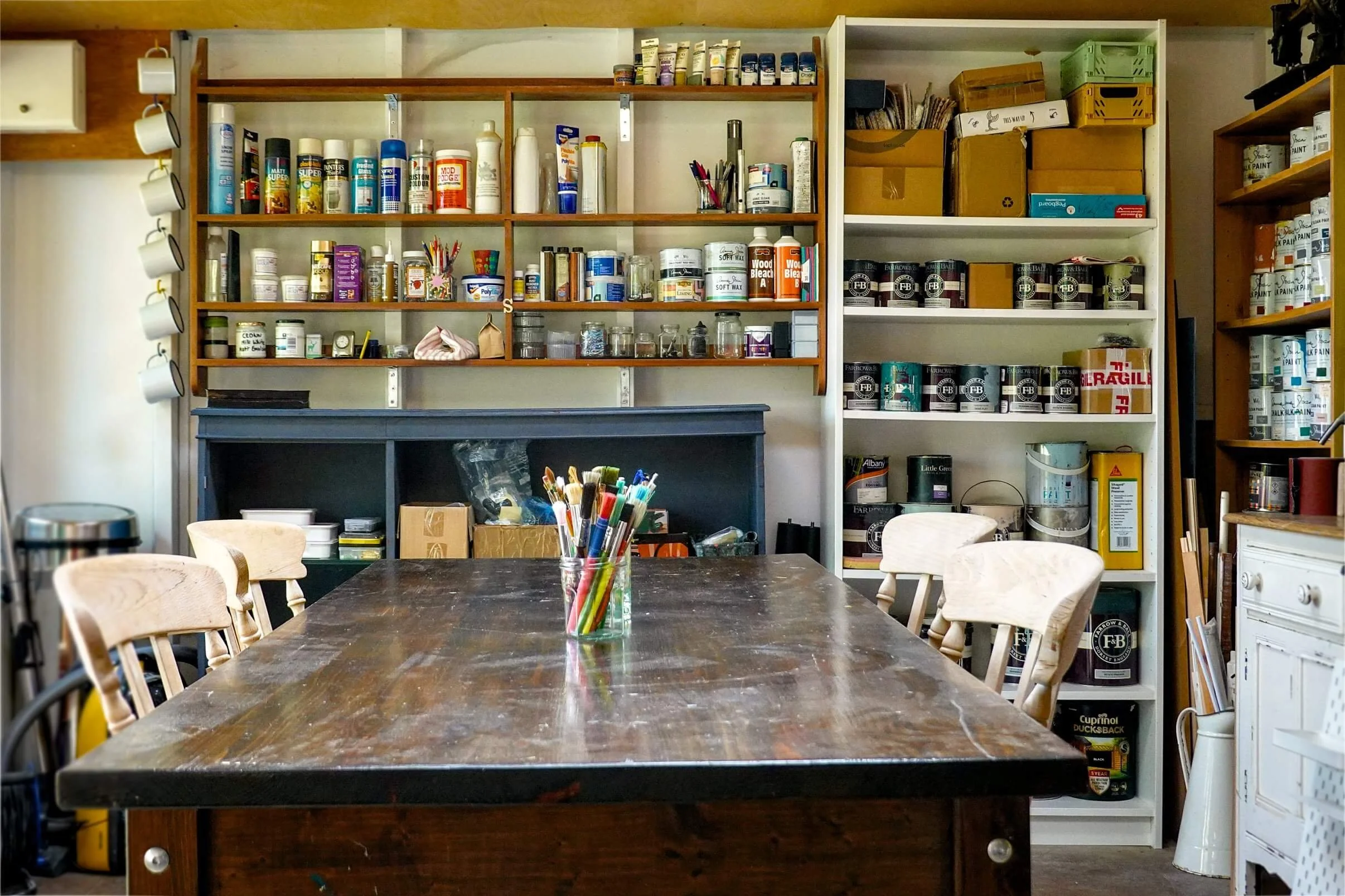 Light-filled workshop space for creative retreats.