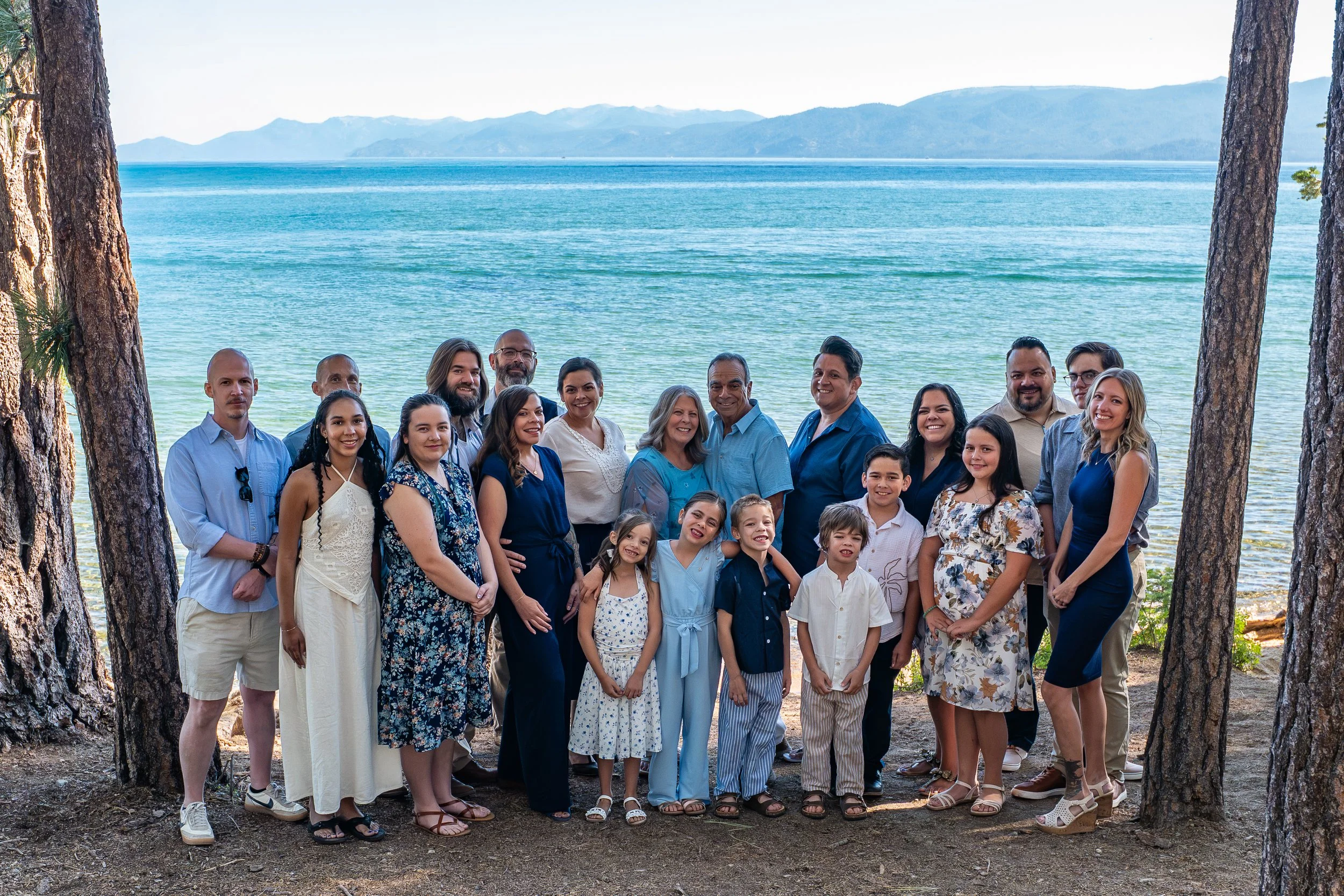 5 reasons to hire a photographer for your family reunion