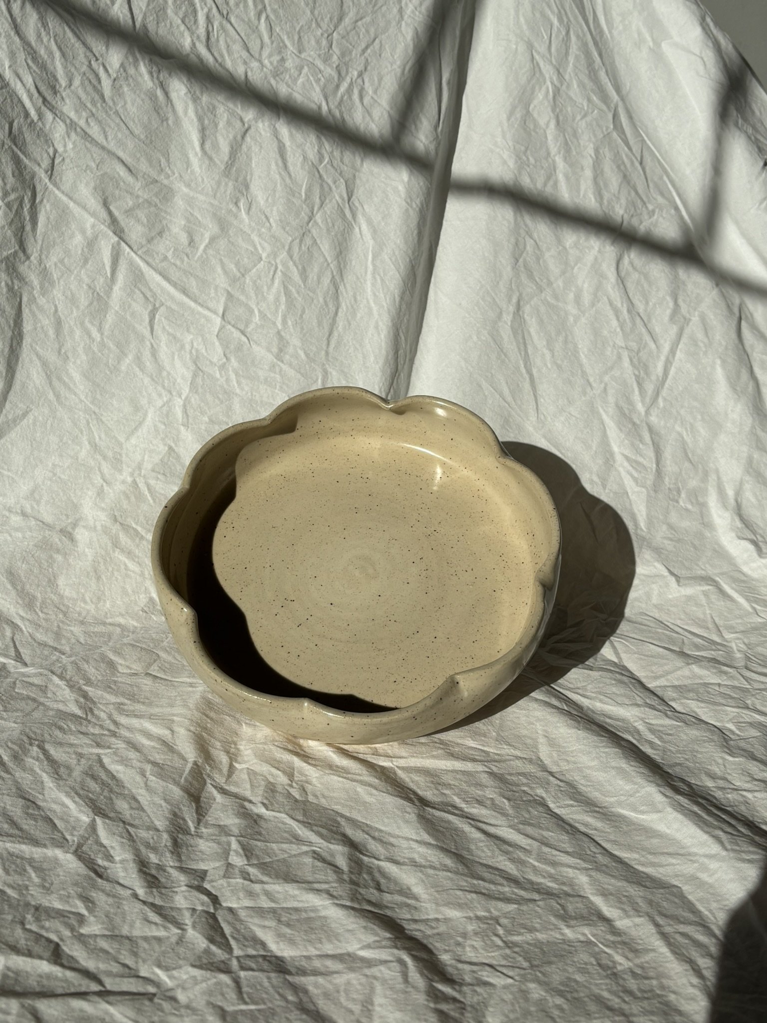 Elegant Ceramic Flower Catch Tray