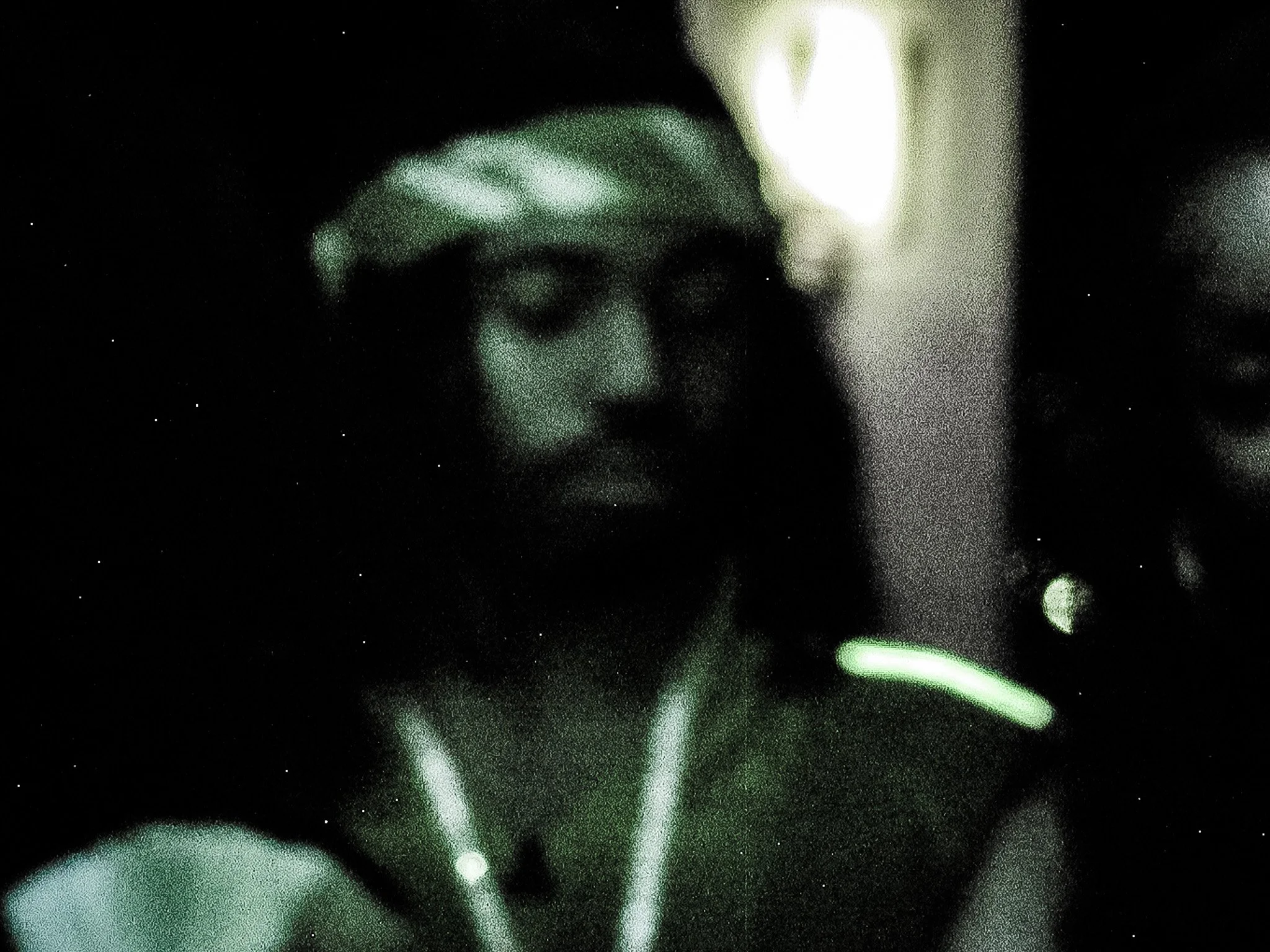 4Batz She ain’t no angel ft. Leon Thomas