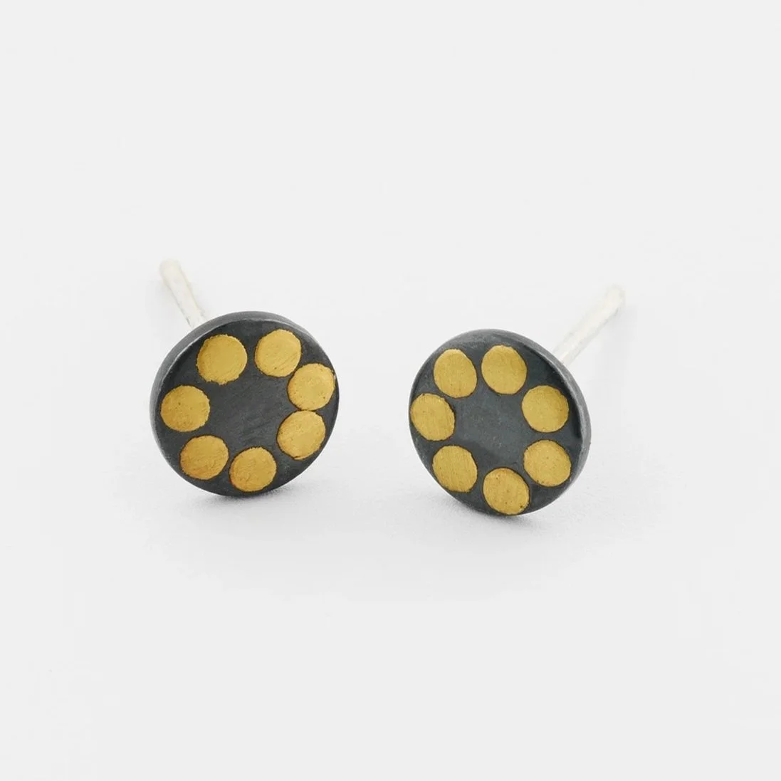 boundary-stud-earrings-oxidised-silver-gold-keum-boo-close-up