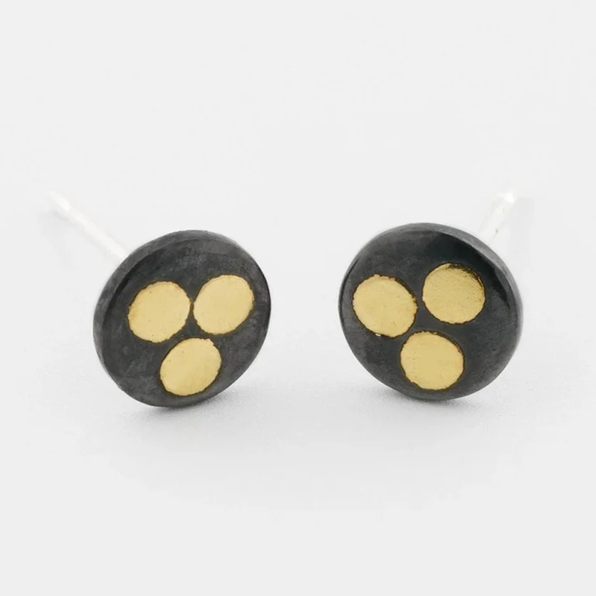 trio-stud-earrings-oxidised-silver-gold-keum-boo-close-up