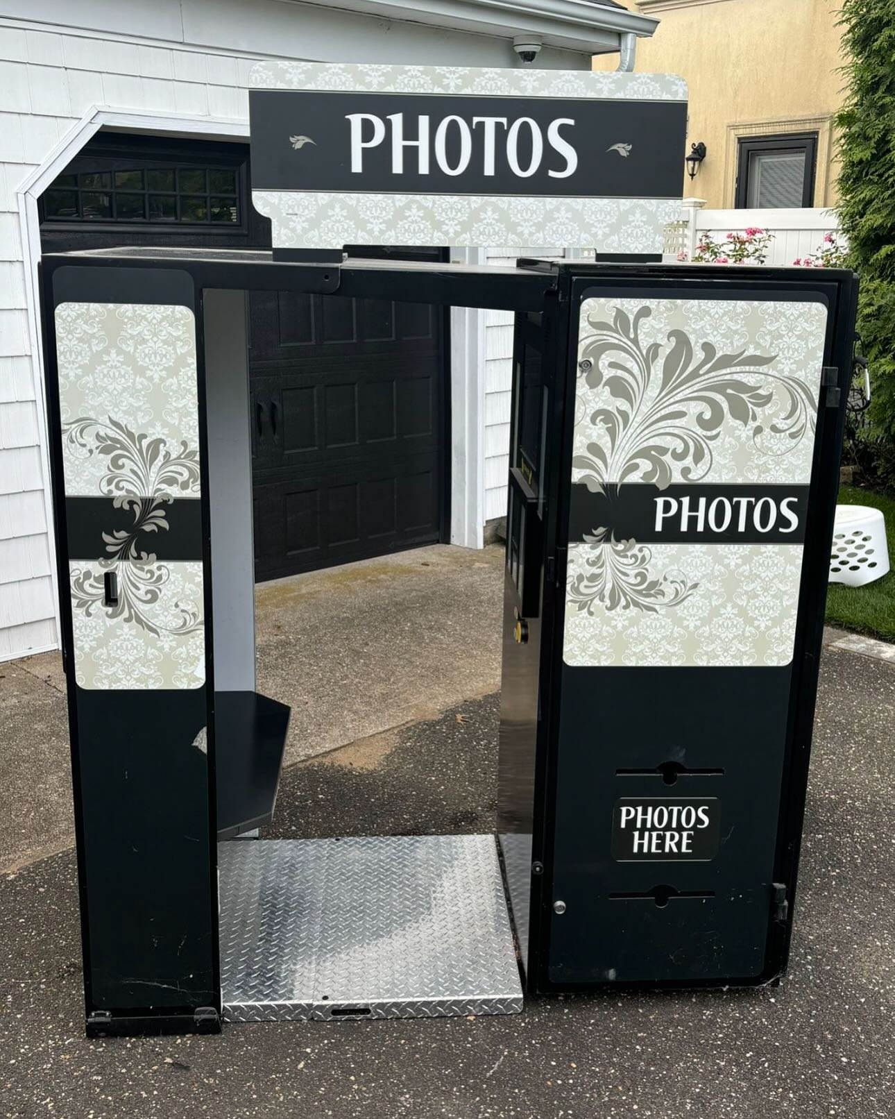 Swipe ➡️ for our glow up ✨ 

#photobooth #transformation #vintage #vintagephotobooth #y2k #diy #photoboothrental #njwedding #njbusiness #njeventplanner #njbride #thefotoclub