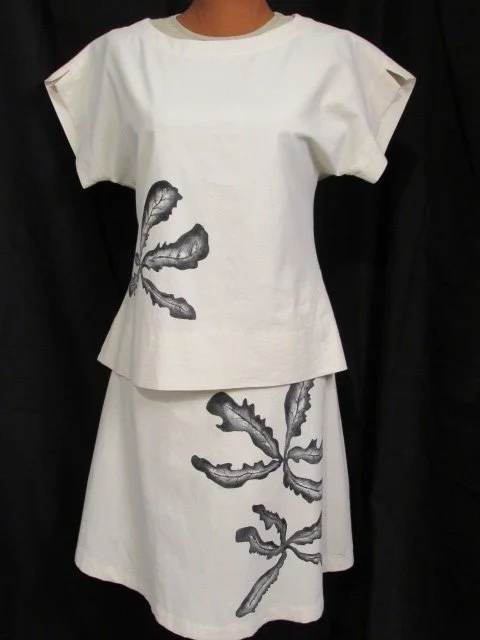 BESPOKE HAND PAINTED BLOUSE AND  SKIRT 1.JPG