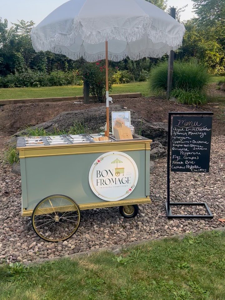 A garden party for a Penn State grad 🌿🧀✨

We spent last night celebrating Ellie with Cosette tucked into the most beautiful garden setting, serving up summer favorites alongside the sweetest spread of homemade sandwiches.

Huge congratulations to E