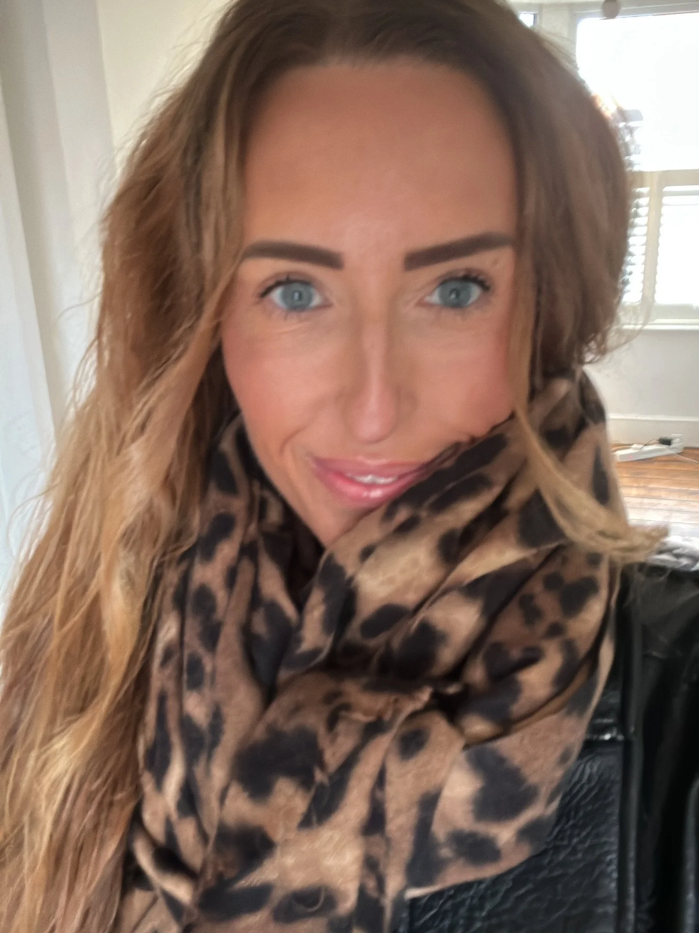 My besties group chat is food for the soul. 
Something outrageous or inconvenient happening?
Straight to the group chat.

To validate.
To crowdsource.
And to vent. 

Sharing can shift what you&rsquo;ve been circling for weeks.
Into something you star