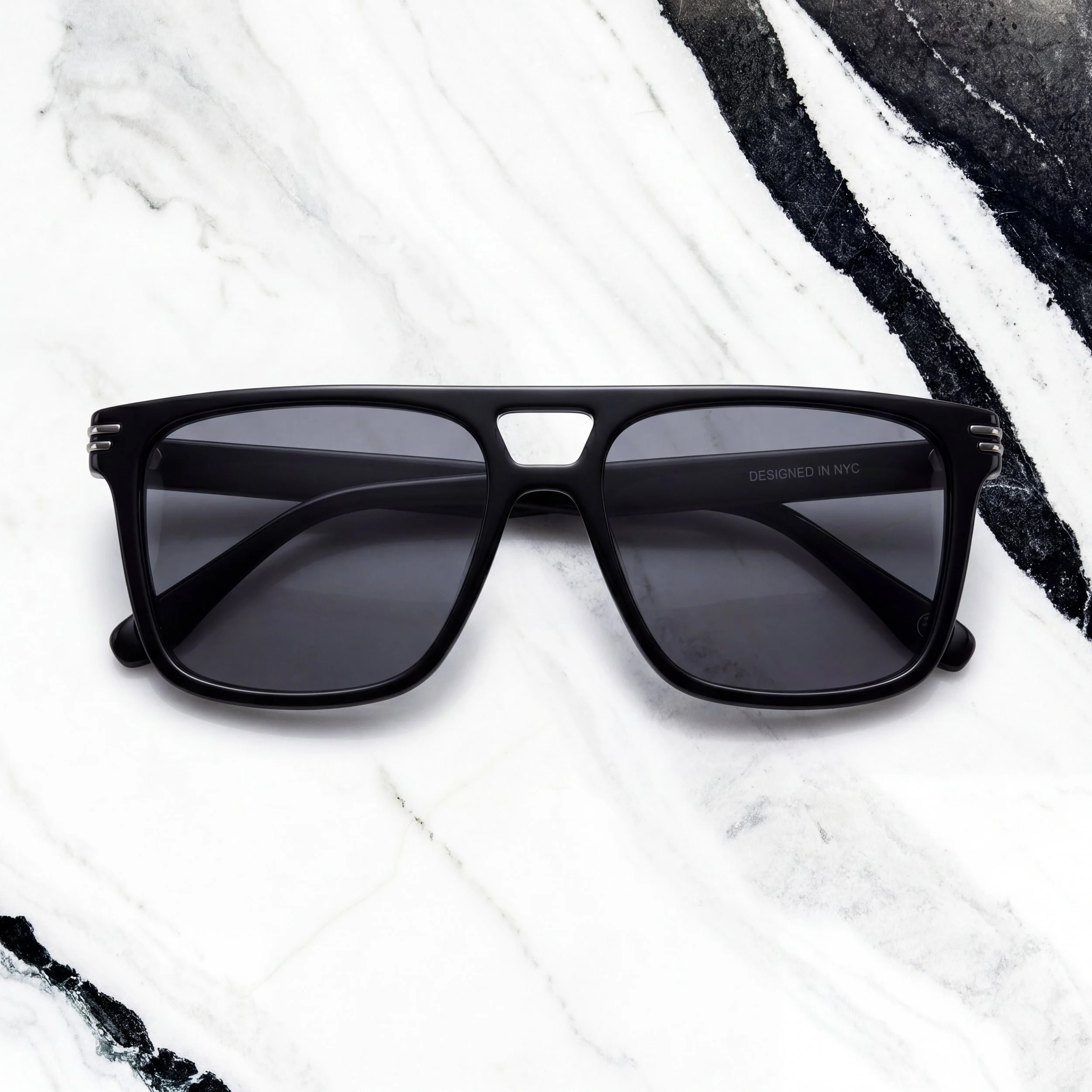 T 黑色 折叠.jpeg