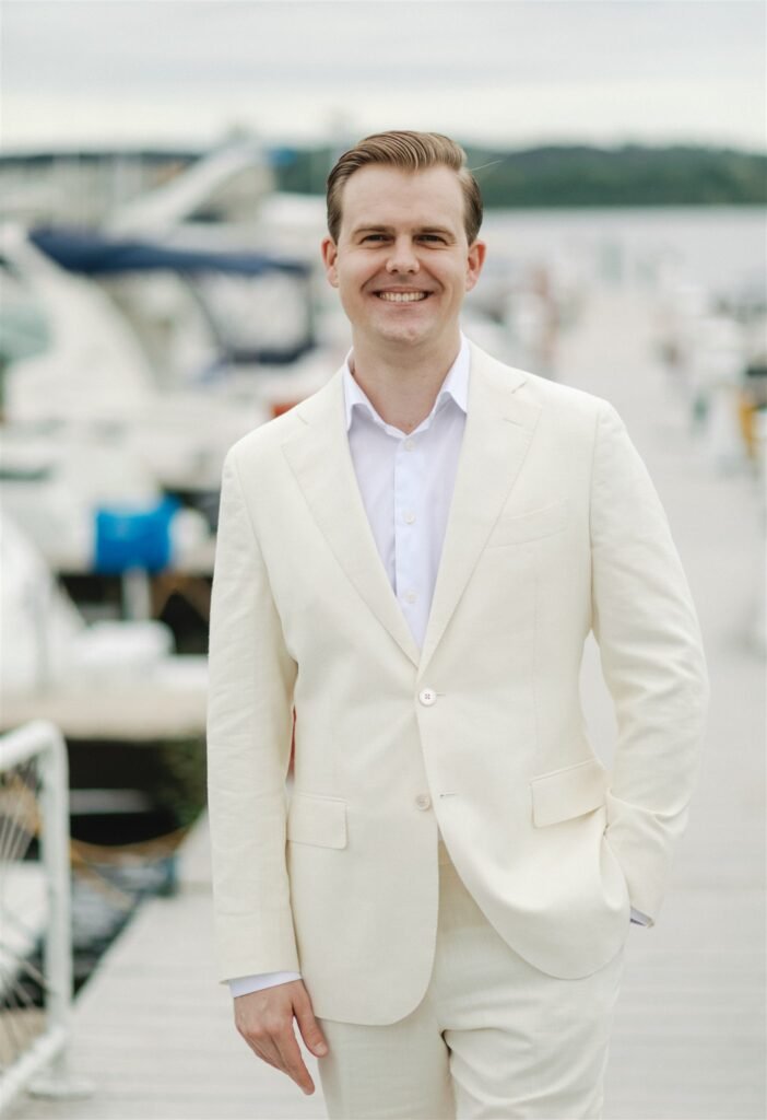 PD-wedding-torpedofactory-VA-photo-2024-77-702x1024.jpg