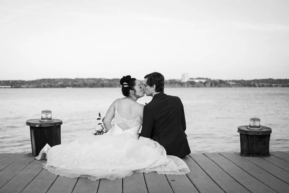 IvyQuartzPhotography_AlluraJamesWedding_WaterfrontPortraits_0697-980x654.jpg