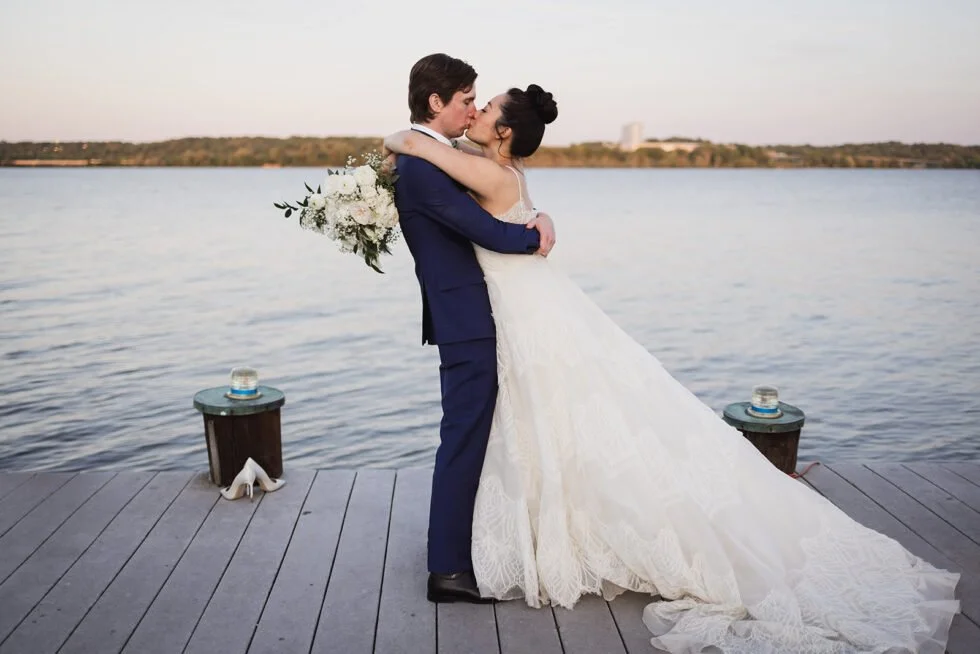 IvyQuartzPhotography_AlluraJamesWedding_WaterfrontPortraits_0711-980x654.jpg