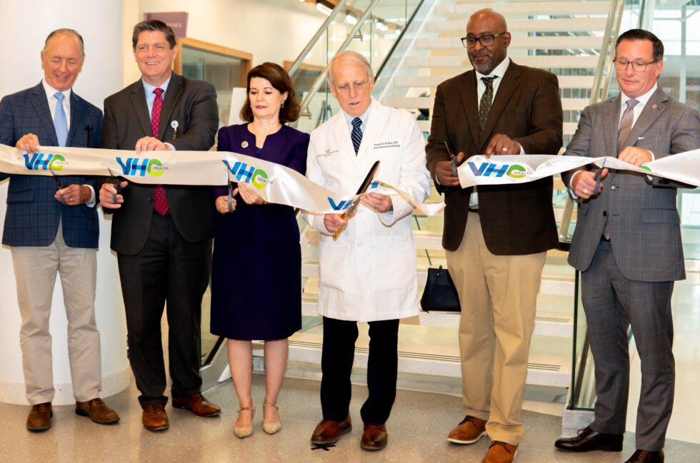 VHC-ribboncutting-103-980x649.jpg