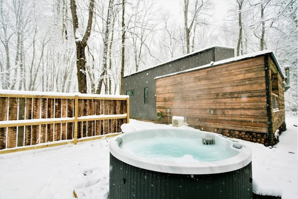 Airbnb-Hot-Tub-1024x683.jpg