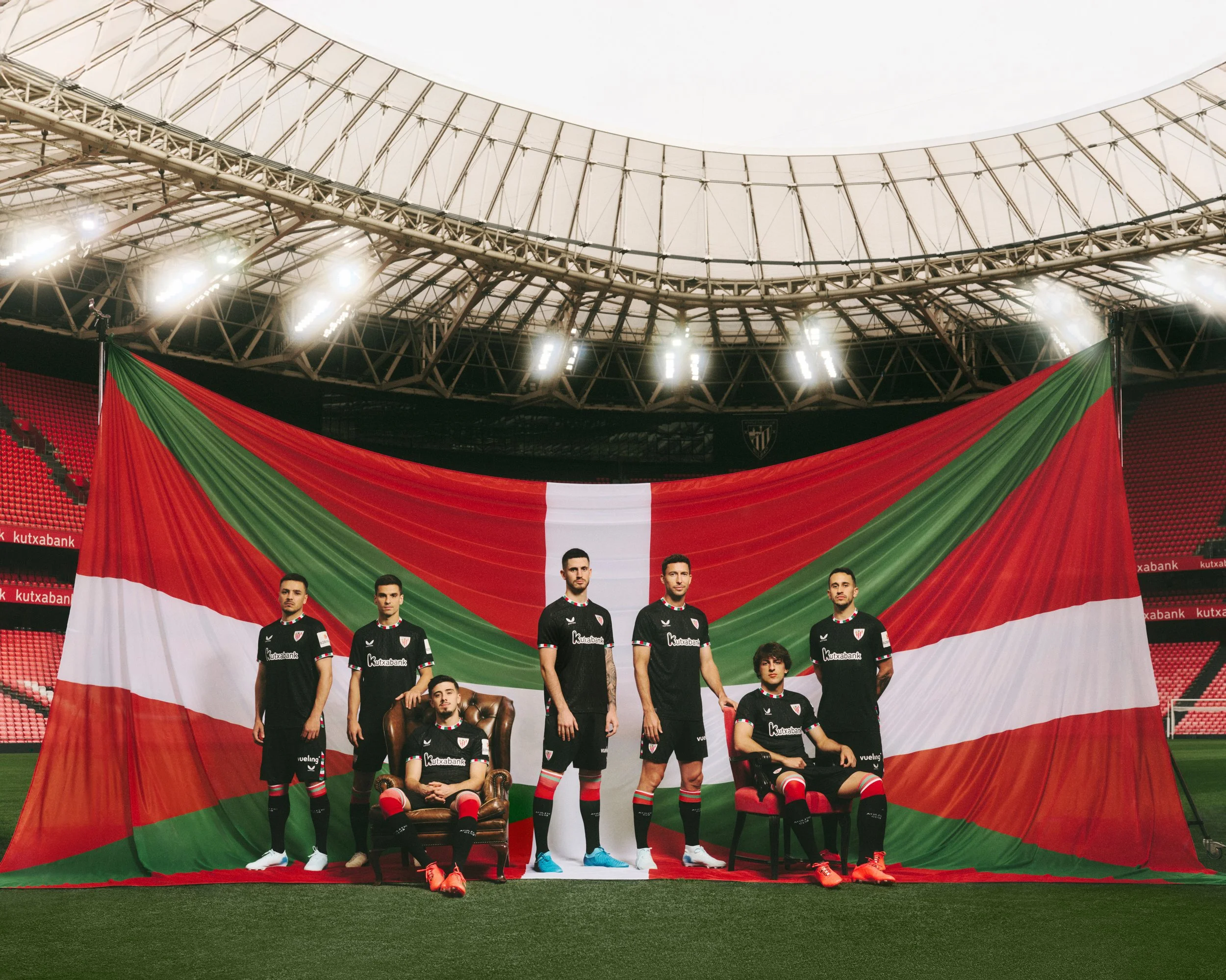 181124_Castore_Bilbao_4thKit_Group_01_097_V4 copy.jpg