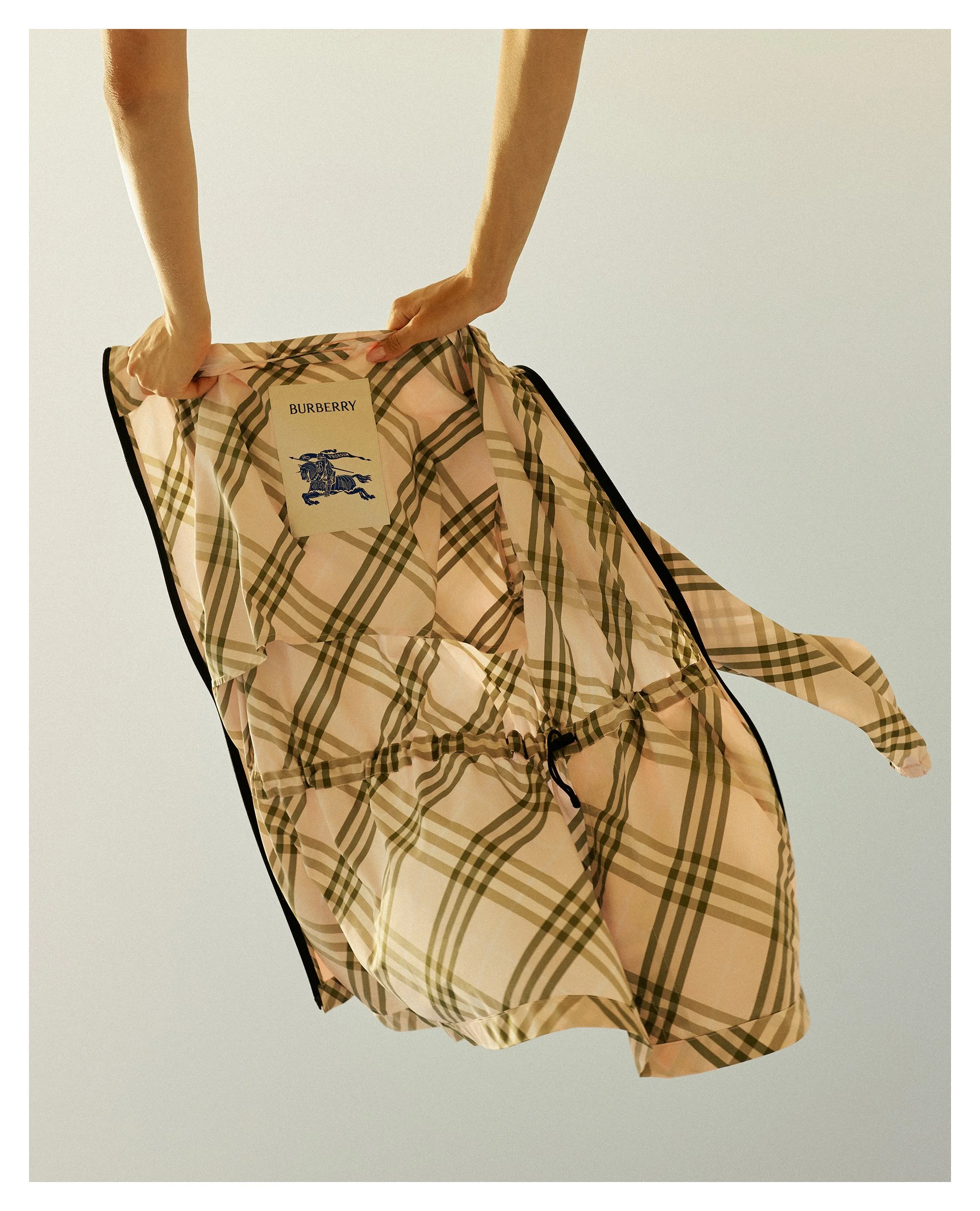 260501_Burberry_Ounass2684.jpg