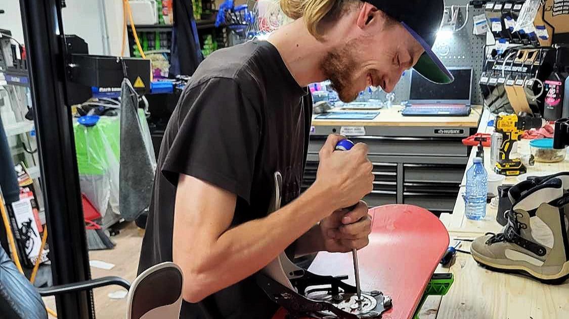 The Ultimate Guide to Ski and Snowboard Tuning: Elevating Your Osoyoos Winter Adventure