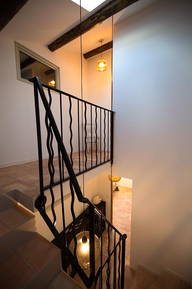 rehabilitation-maison-la-ciotat-palier.jpg