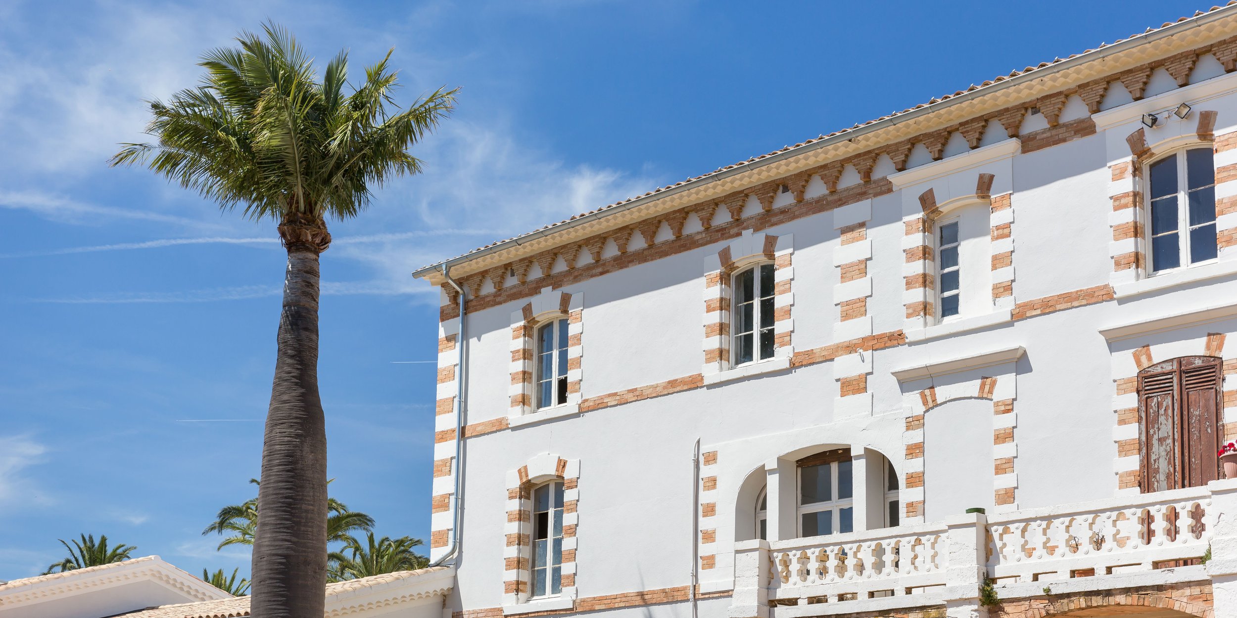 caveau-domaine-chateau-bastidon-la-londe-chateau.jpg