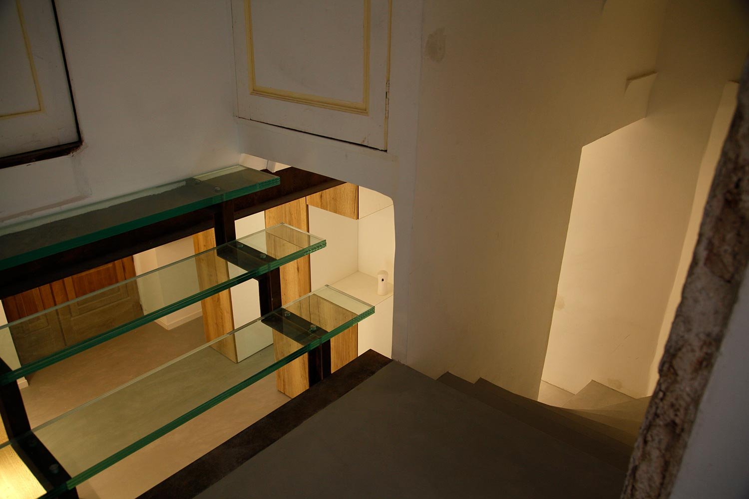maison-provencale-meyrargues-escalier-verre.jpg