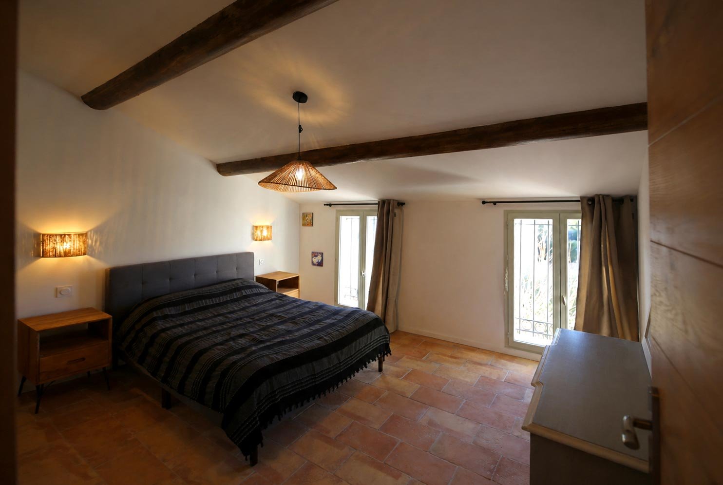 rehabilitation-maison-la-ciotat-chambre-etage.jpg