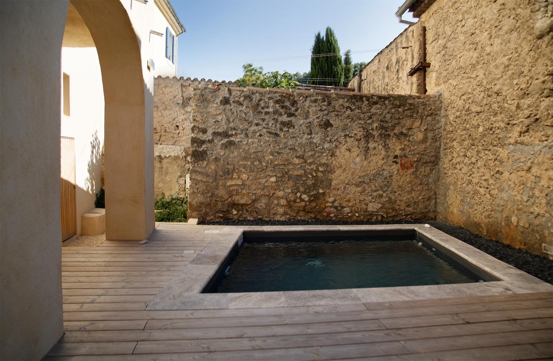 maison-provencale-meyrargues-piscine.jpg