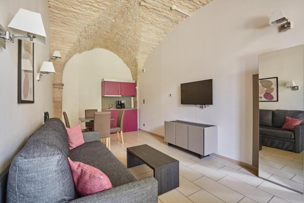 couvent-cordeliers-odalys-salon.jpg