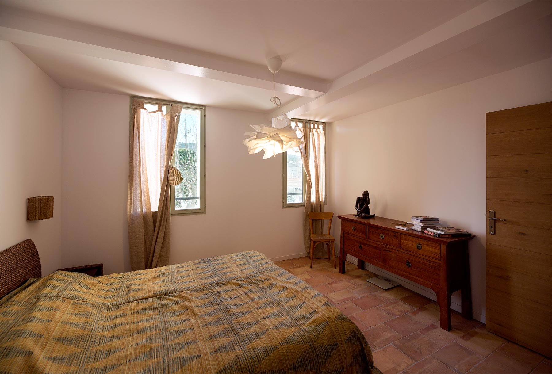 rehabilitation-maison-la-ciotat-chambre.jpg