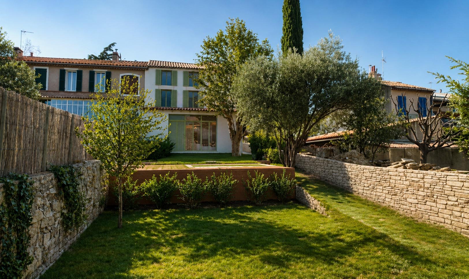 rehabilitation-maison-la-ciotat-jardin.jpg