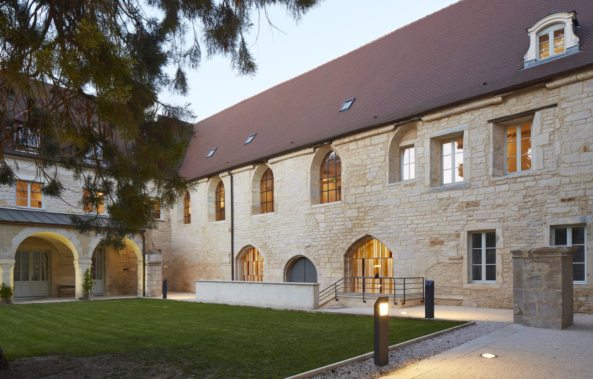 couvent-cordeliers-odalys-facade.jpg