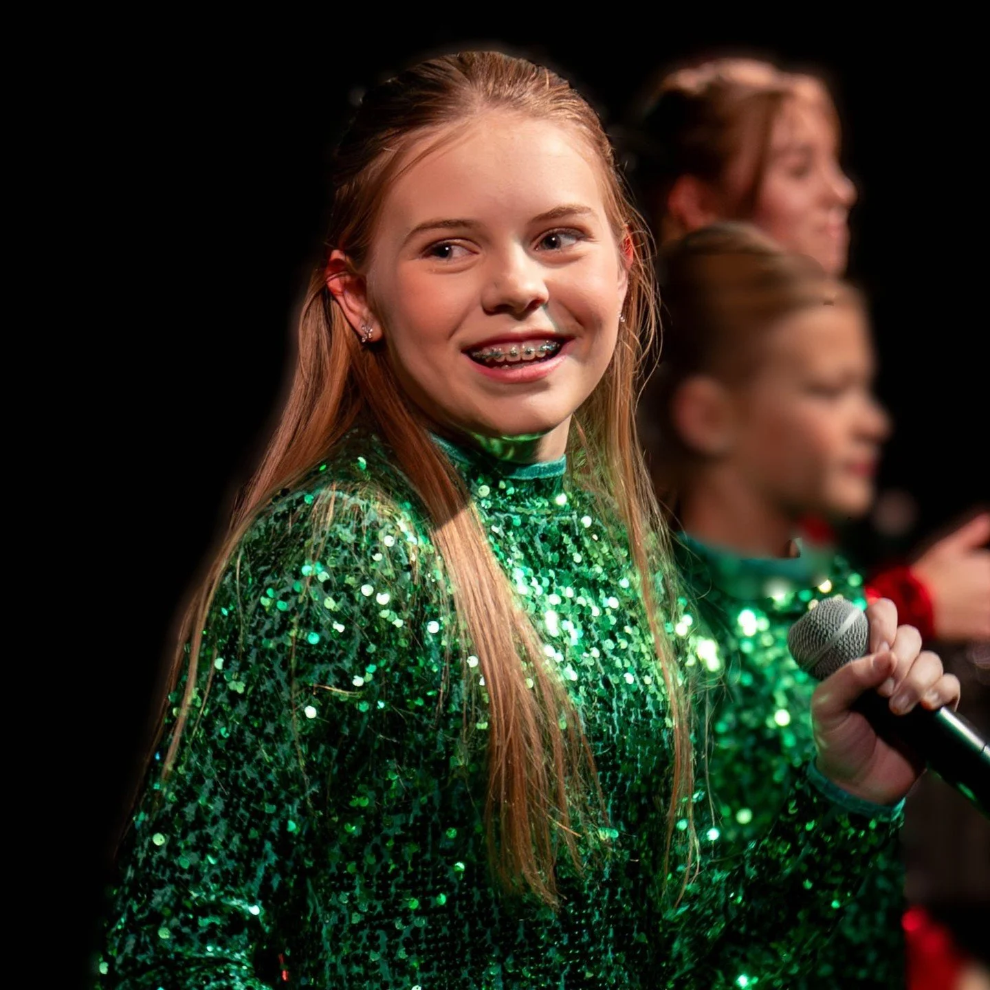 Happiest when there's a microphone in my hand 🎵 #MusicalTheater #MusicalTheatre #MTPerformer #TripleThreat #YoungPerformer #TheaterKid #SingerActorDancer #CommunityTheater #YouthTheater #StageLife #TheatreLife #BornForTheStage #LilaLightsUp