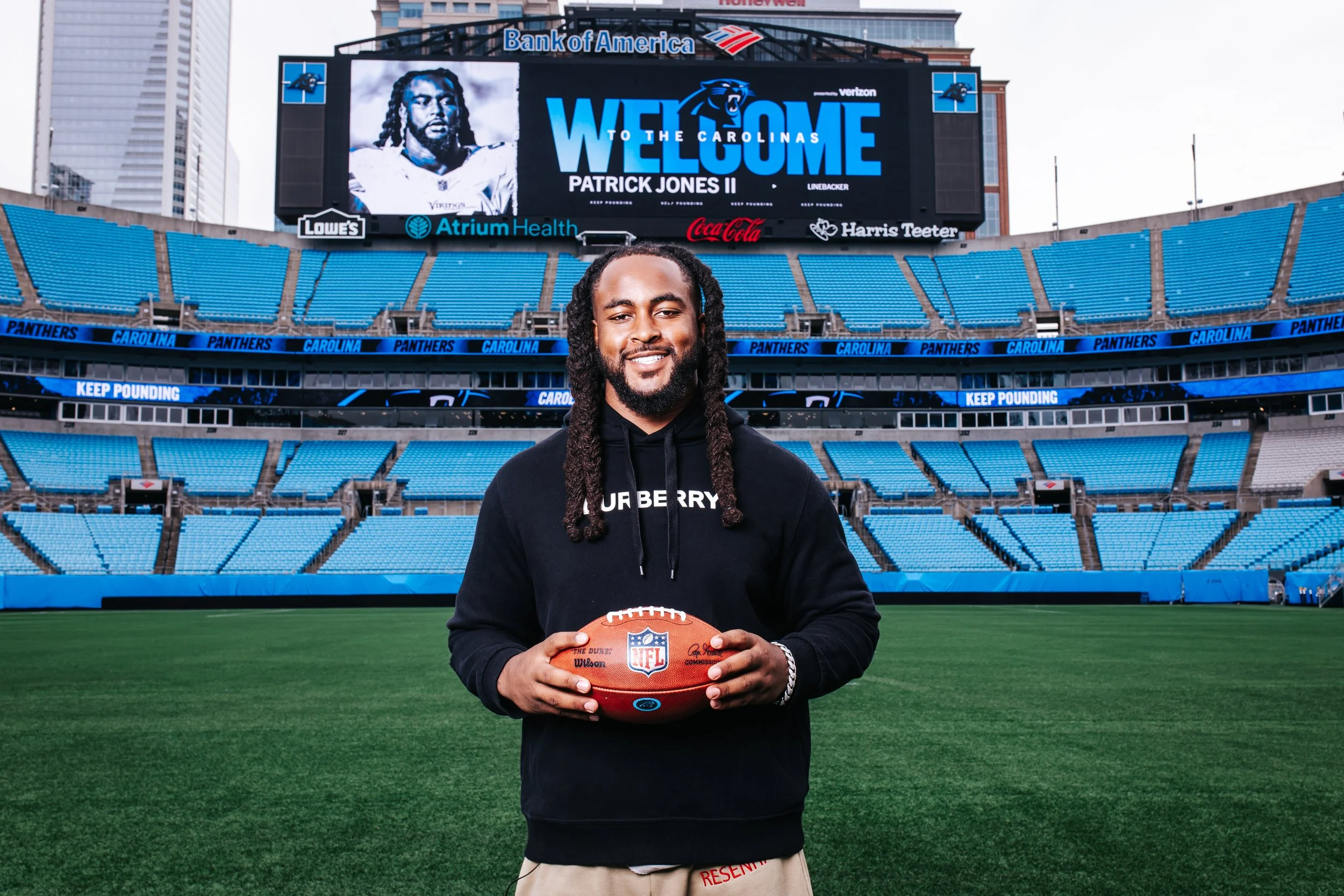 031325_FreeAgent_SigningDay1_AH_Originals-4307.jpg