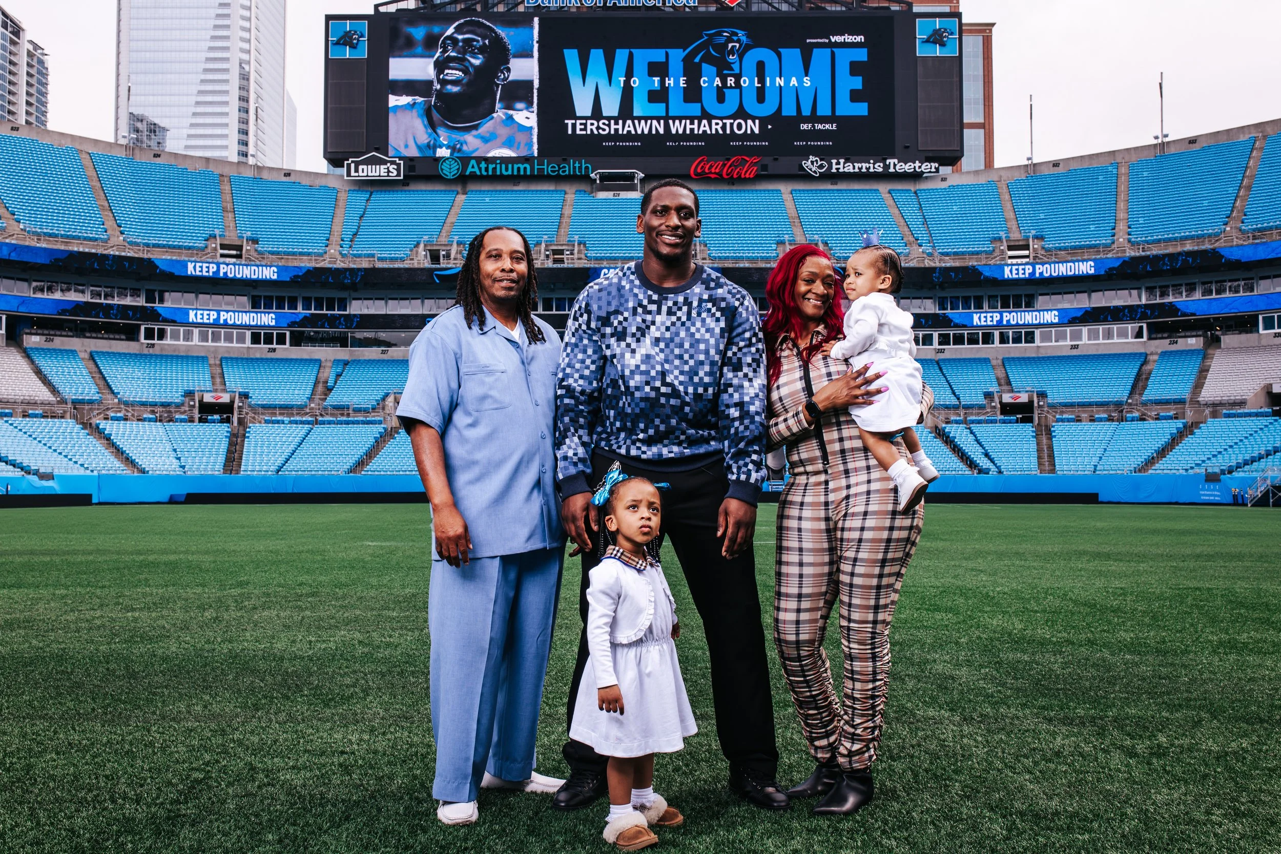 031325_FreeAgent_SigningDay1_AH_Originals-4205.jpg