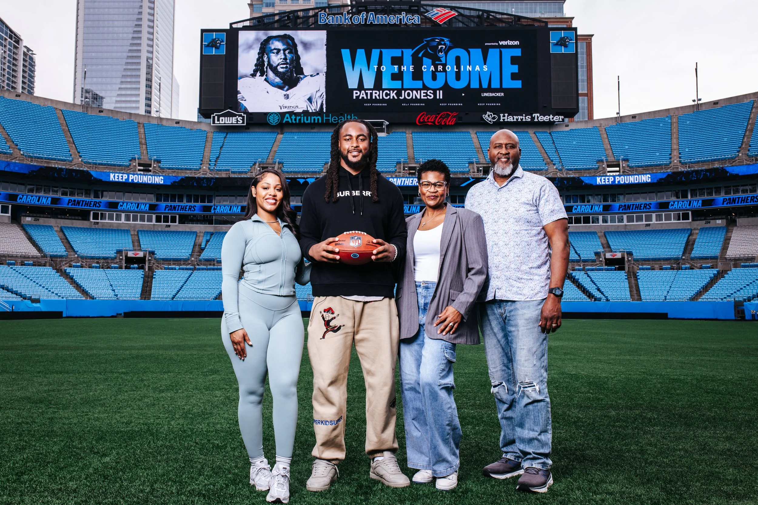 031325_FreeAgent_SigningDay1_AH_Originals-4321.jpg