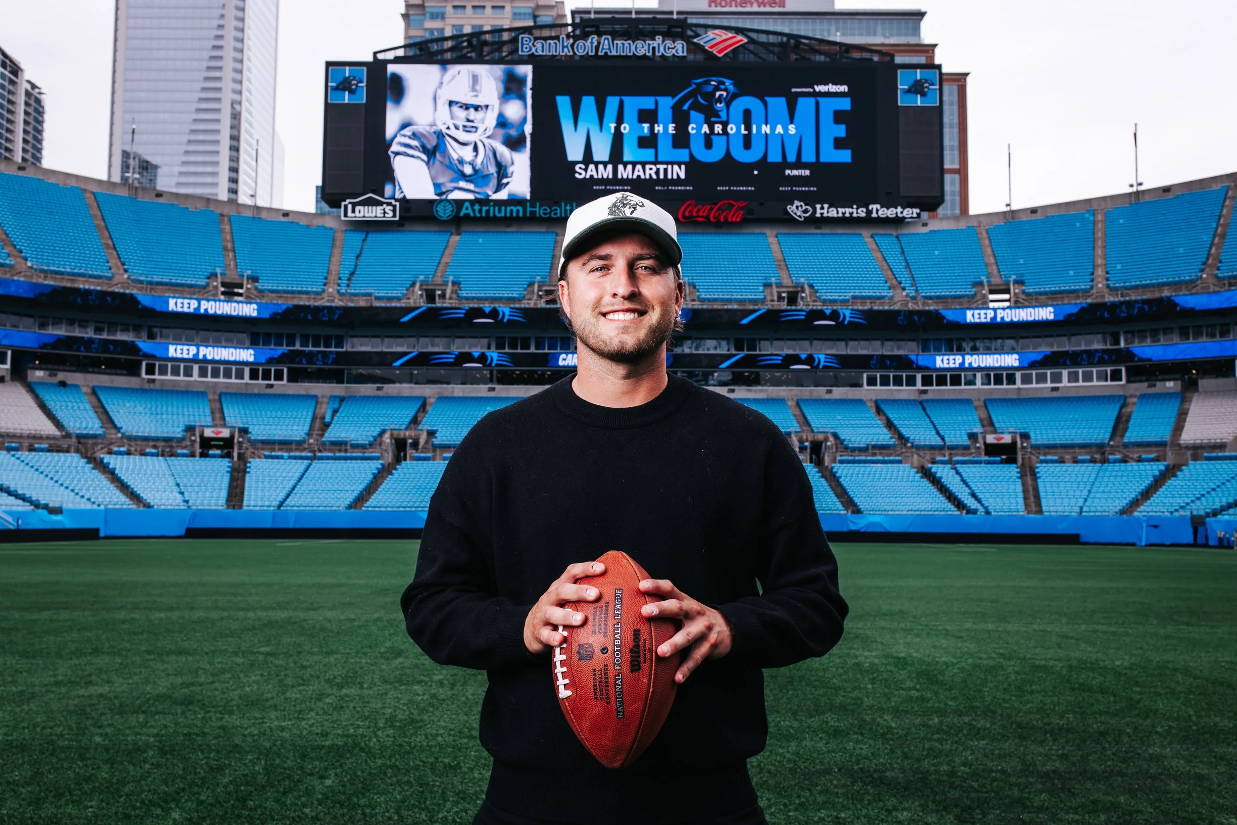 031325_FreeAgent_SigningDay1_AH_Originals-4352.jpg